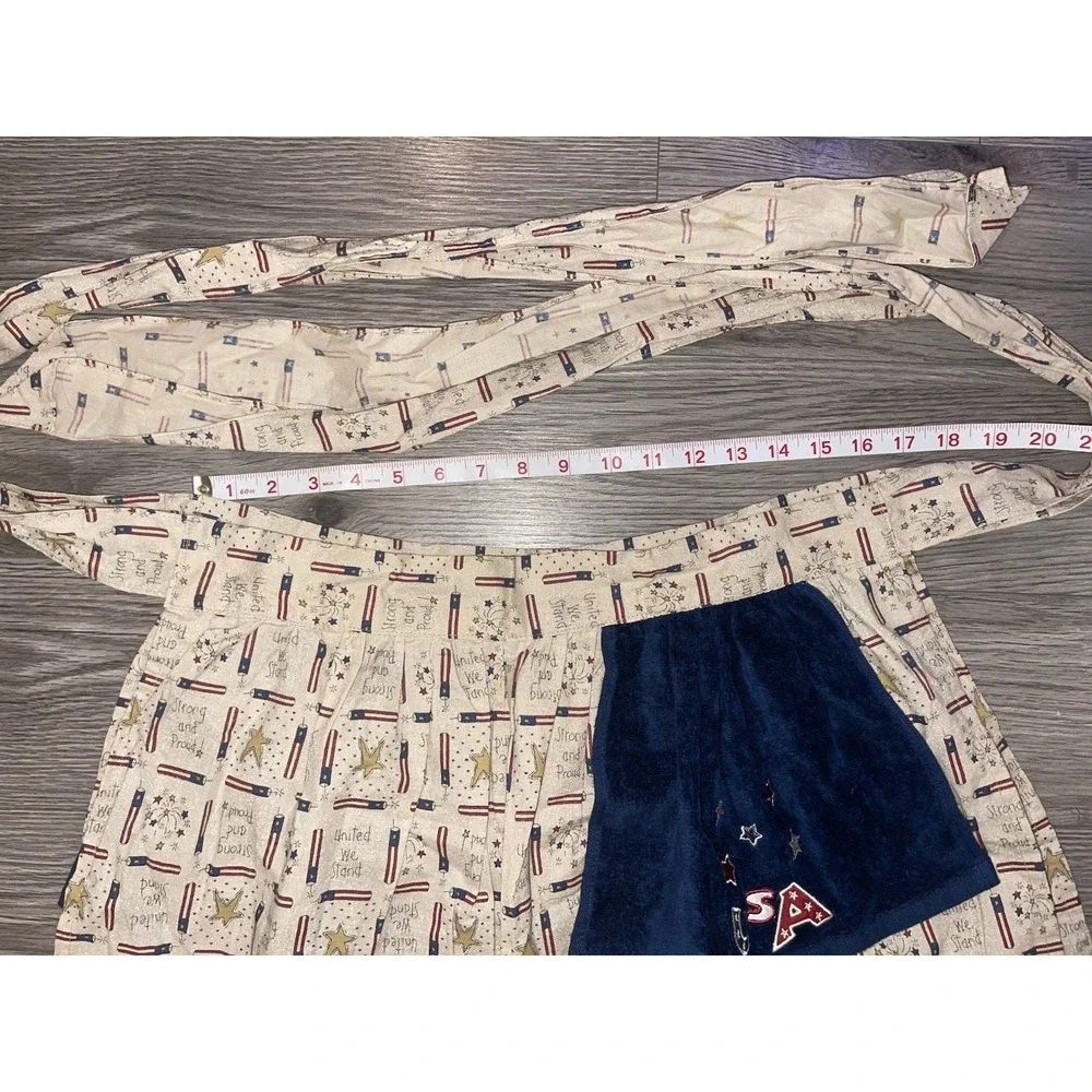 Vintage Pair Of Patriotic Aprons With Towels Beige Red & Blue USA